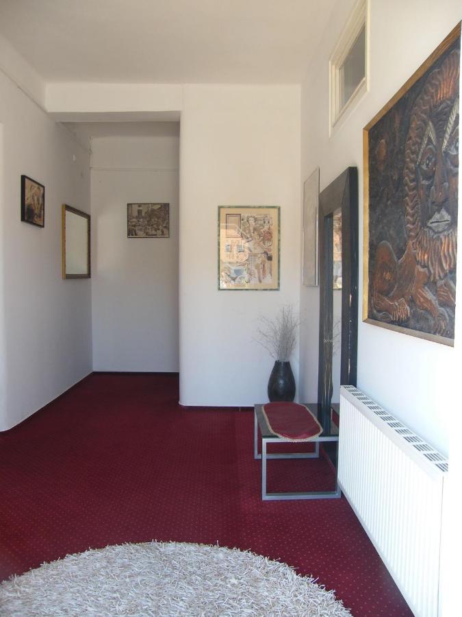 Y Panzio Bed and Breakfast Balatonlelle Exteriör bild